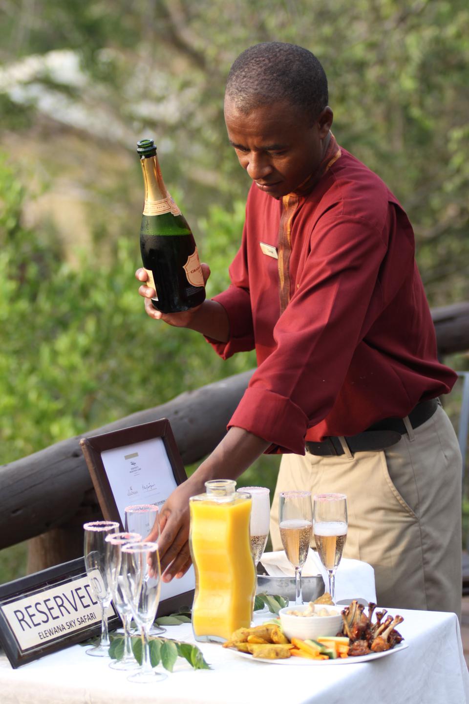 Skysafari welcomes guests with champagne